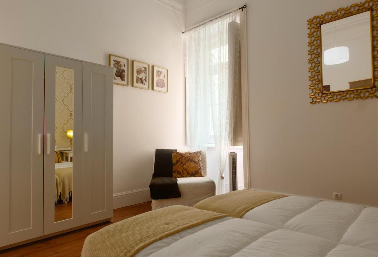 Localtraveling Downtown - Family Apartments Lisbon Bagian luar foto